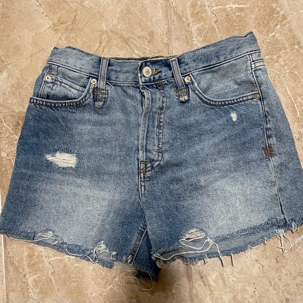 💚 3/$15 Free People Jean Shorts, size 25